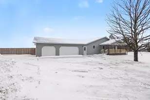 4981 E Sylvan Rd, Evart, MI 49631 - Photo 3