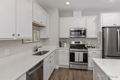 2219 Watertown Way NE, Grand Rapids, MI 49505 - Photo 3
