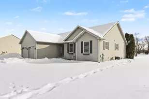 29413 Saddlebred Ln, Dowagiac, MI 49047 - Photo 3