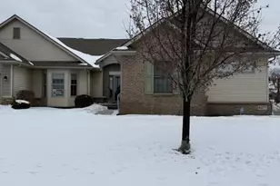 6277 Northridge Woods Dr, Brighton, MI 48116 - Photo 1