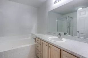28471 Carlton Way Dr, Novi, MI 48375 - Photo 27