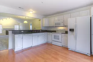 28471 Carlton Way Dr, Novi, MI 48375 - Photo 9