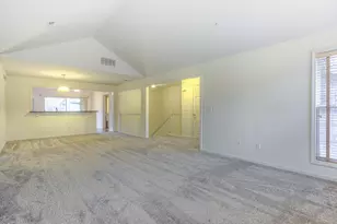 28471 Carlton Way Dr, Novi, MI 48375 - Photo 7