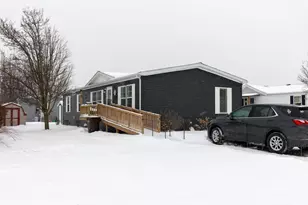 532 Harwood Ct, Eaton Rapids, MI 48827 - Photo 1