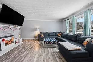 2910 Parchmount Ave, Kalamazoo, MI 49004 - Photo 3