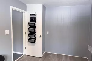 46860 Sycamore Dr, Bangor, MI 49013 - Photo 5