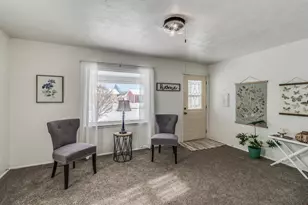 18 Woodlawn Ave N, Battle Creek, MI 49037 - Photo 3