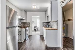 18 Woodlawn Ave N, Battle Creek, MI 49037 - Photo 7