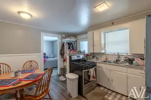 205 Marion Ave NW, Grand Rapids, MI 49504 - Photo 9