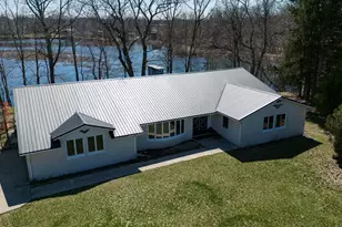 1017 Azaleamum Dr, Three Rivers, MI 49093 - Photo 1