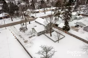 1847 Aberdeen St NE, Grand Rapids, MI 49505 - Photo 45