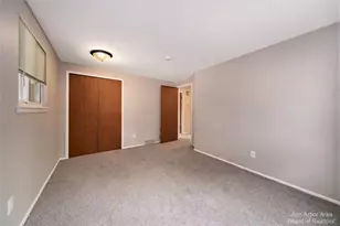 2923 Burlington Ct, Ann Arbor, MI 48105 - Photo 9