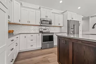 25 Hillsdale Commons Dr, Hillsdale, MI 49242 - Photo 19