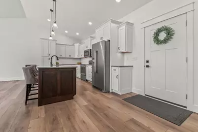 25 Hillsdale Commons Drive, Hillsdale, MI 49242 - Photo 13