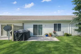 7132 E Cannon Pl Dr NE, Rockford, MI 49341 - Photo 3
