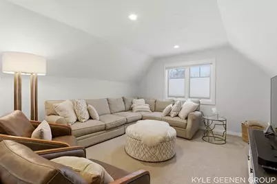 555 Locust Avenue, Holland, MI 49423 - Photo 9