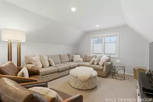 555 Locust Ave, Holland, MI 49423 - Photo 9