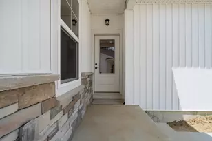 146 Ashley Ct, Brooklyn, MI 49230 - Photo 5