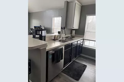 23493 Williamsburg Circle, Woodhaven, MI 48183 - Photo 15