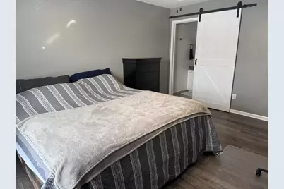 23493 Williamsburg Circle, Woodhaven, MI 48183 - Photo 17