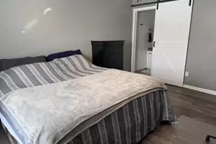 23493 Williamsburg Cir, Woodhaven, MI 48183 - Photo 17