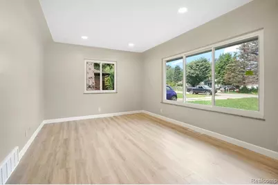 8820 Russell Street, Shelby, MI 48317 - Photo 13