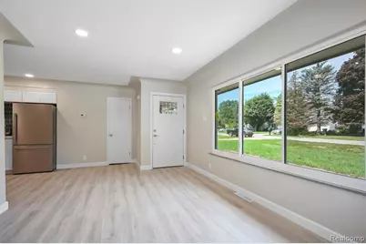 8820 Russell Street, Shelby, MI 48317 - Photo 5