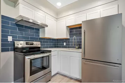 8820 Russell Street, Shelby, MI 48317 - Photo 7