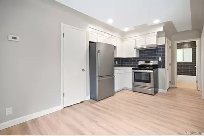 8820 Russell Street, Shelby, MI 48317 - Photo 15