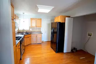 1987 Summerset Dr, Muskegon, MI 49442 - Photo 9