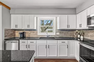 1112 Woodview Dr, Portage, MI 49024 - Photo 13