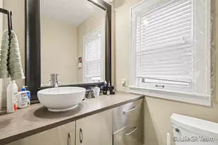 2026 Francis Ave SE, Grand Rapids, MI 49507 - Photo 11