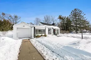 224 S Griffin St, Grand Haven, MI 49417 - Photo 25