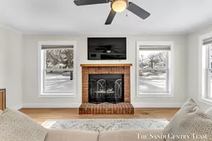 224 S Griffin St, Grand Haven, MI 49417 - Photo 5