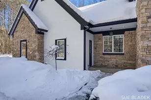 6380 Hidden Pond Dr, Holland, MI 49423 - Photo 9