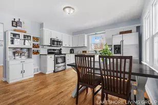 112 E 40th St, Holland, MI 49423 - Photo 13