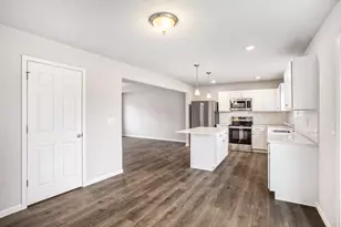 1097 Vertex Cir, Kalamazoo, MI 49009 - Photo 9
