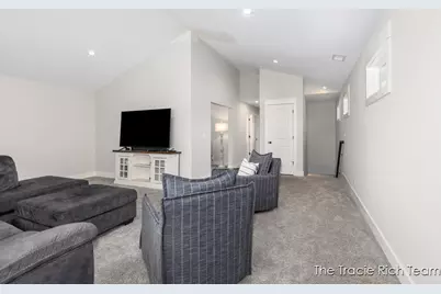 6634 N Square Lane, Rockford, MI 49341 - Photo 27