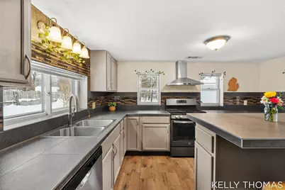 2052 Woodward Street, Muskegon, MI 49442 - Photo 7