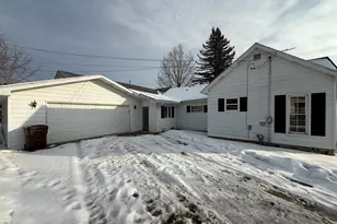 210 N Queen St, Nashville, MI 49073 - Photo 3