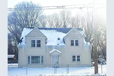 1636 E Britain Avenue, Benton Harbor, MI 49022 - Photo 1