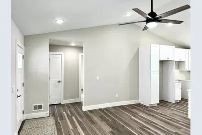 2514 Clinton Way, Jackson, MI 49201 - Photo 9