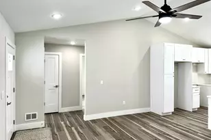 2514 Clinton Way, Jackson, MI 49201 - Photo 9