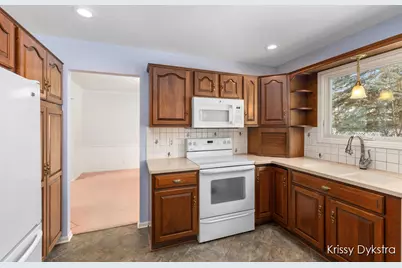 699 Brookfield Drive, Holland, MI 49423 - Photo 13