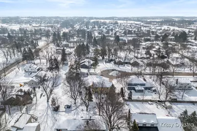 699 Brookfield Drive, Holland, MI 49423 - Photo 47