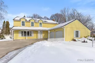 699 Brookfield Dr, Holland, MI 49423 - Photo 3