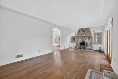 1109 S Genesee Drive, Lansing, MI 48915 - Photo 7