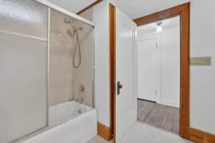 1109 S Genesee Dr, Lansing, MI 48915 - Photo 21