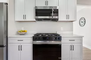 10975 Campanel Dr, Zeeland, MI 49464 - Photo 7