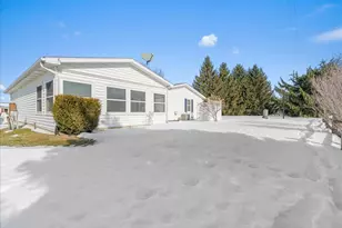 420 Blenheim Pl, Lansing, MI 48906 - Photo 29